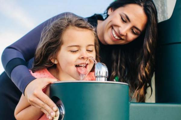 Geriamojo vandens fontanelis naudojamas lauke